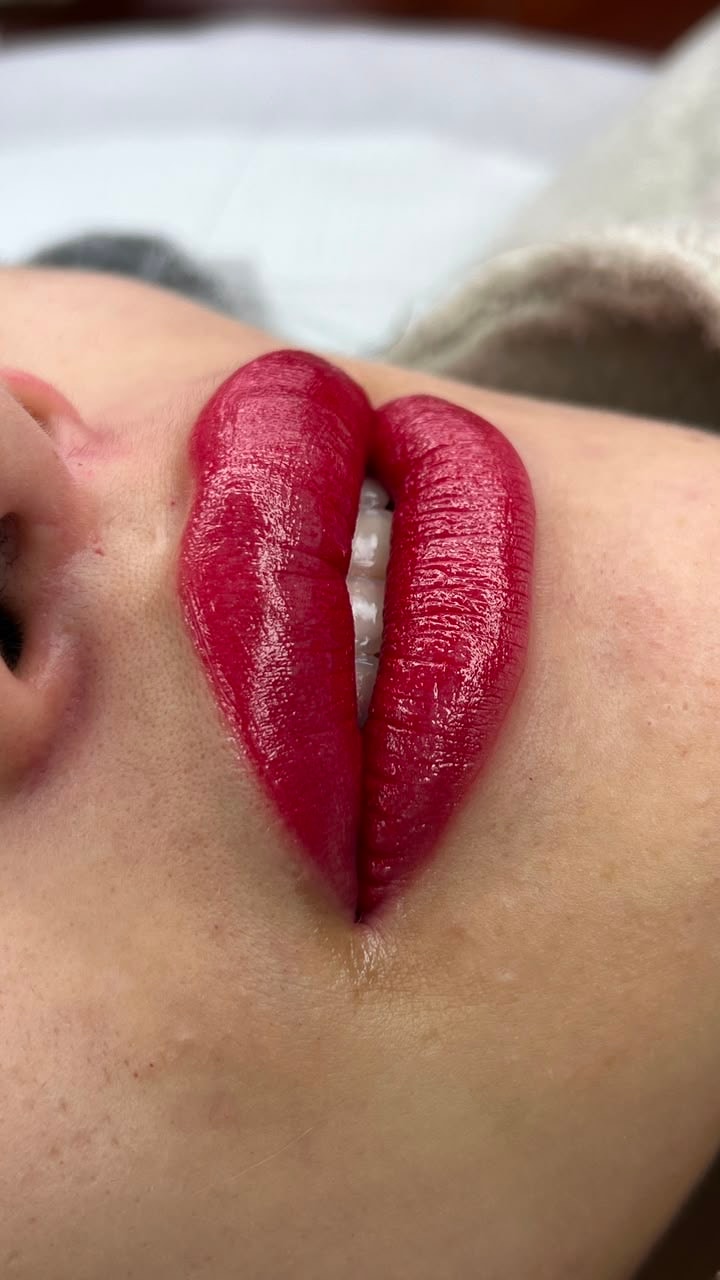Resultado inmediato micropigmentación labios